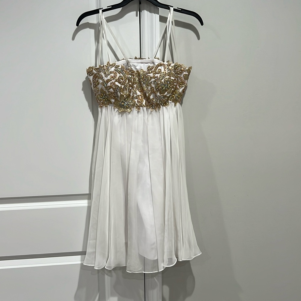 Strapless formal dress